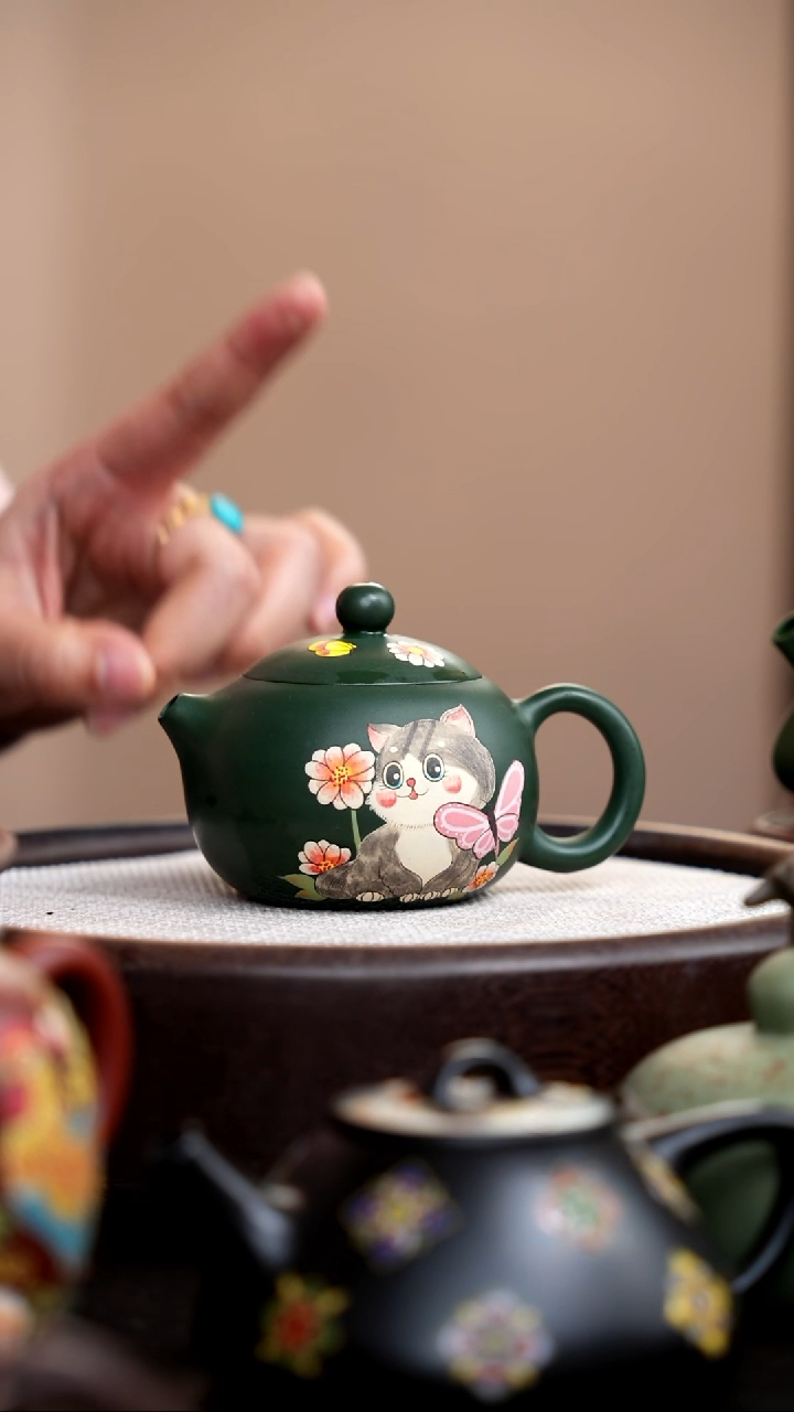 茶壶紫砂004   民国绿西施泥绘猫咪