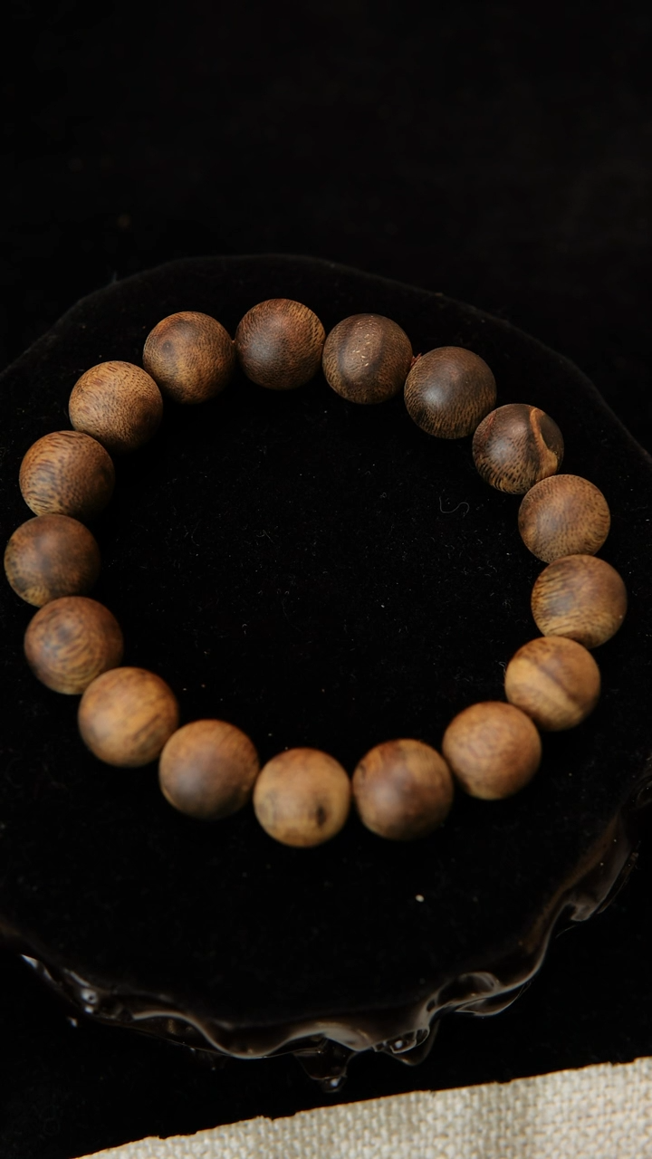 【闪购商品】沉香手串海南尖峰岭莺歌绿棋楠天然虫漏卡12单圈