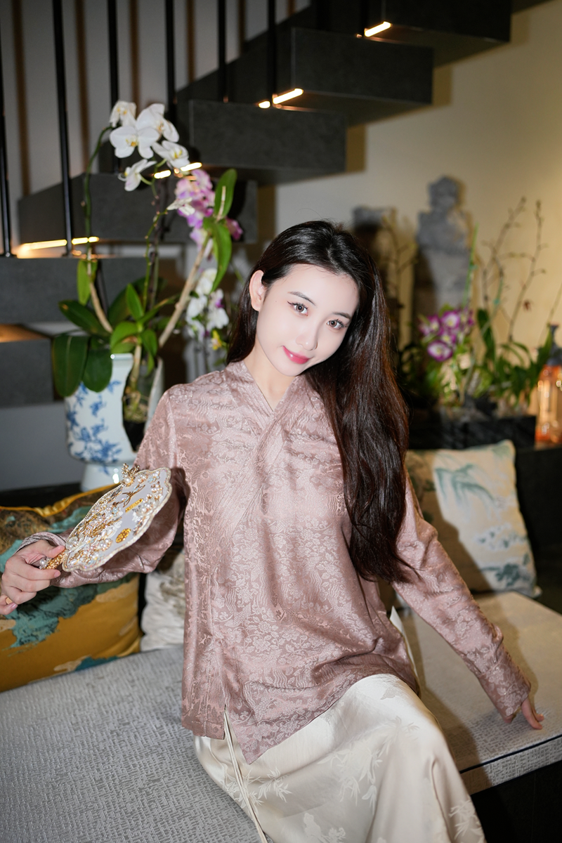 蓝大【凤鸣】桑蚕丝V领长袖上衣7417