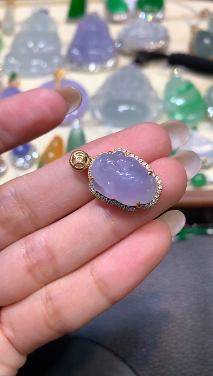 颈饰18K金镶嵌翡翠1