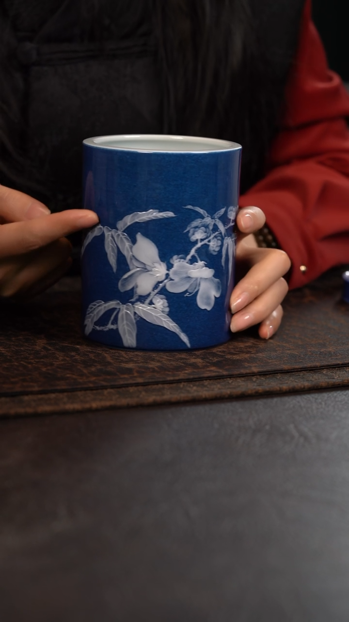 【闪购商品】杯初蓝舍洒蓝扶桑花大笔筒