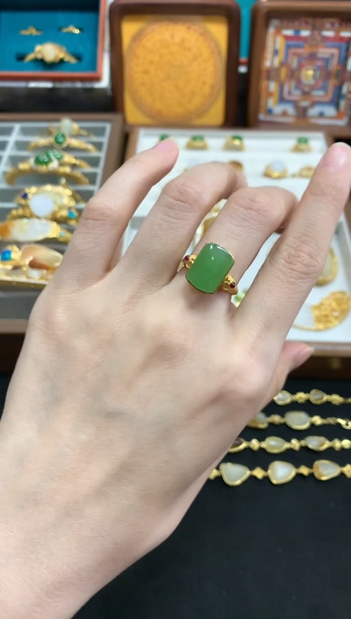 【闪购商品】和田玉戒指18K金镶嵌A850|4980