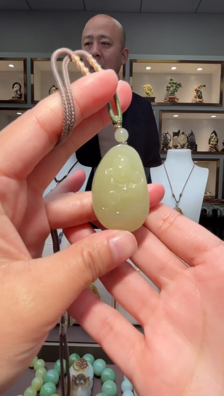 颈饰未镶嵌和田玉苏