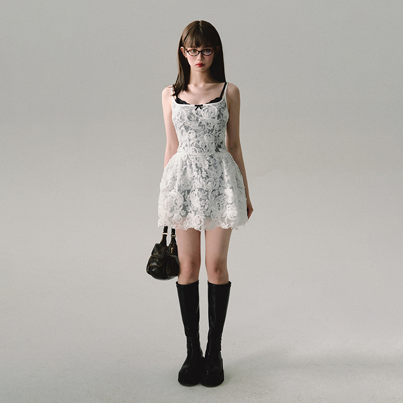 OAKMOO "植物秘境"立体刺绣吊带裙女夏季收腰显瘦剪花重工连衣裙