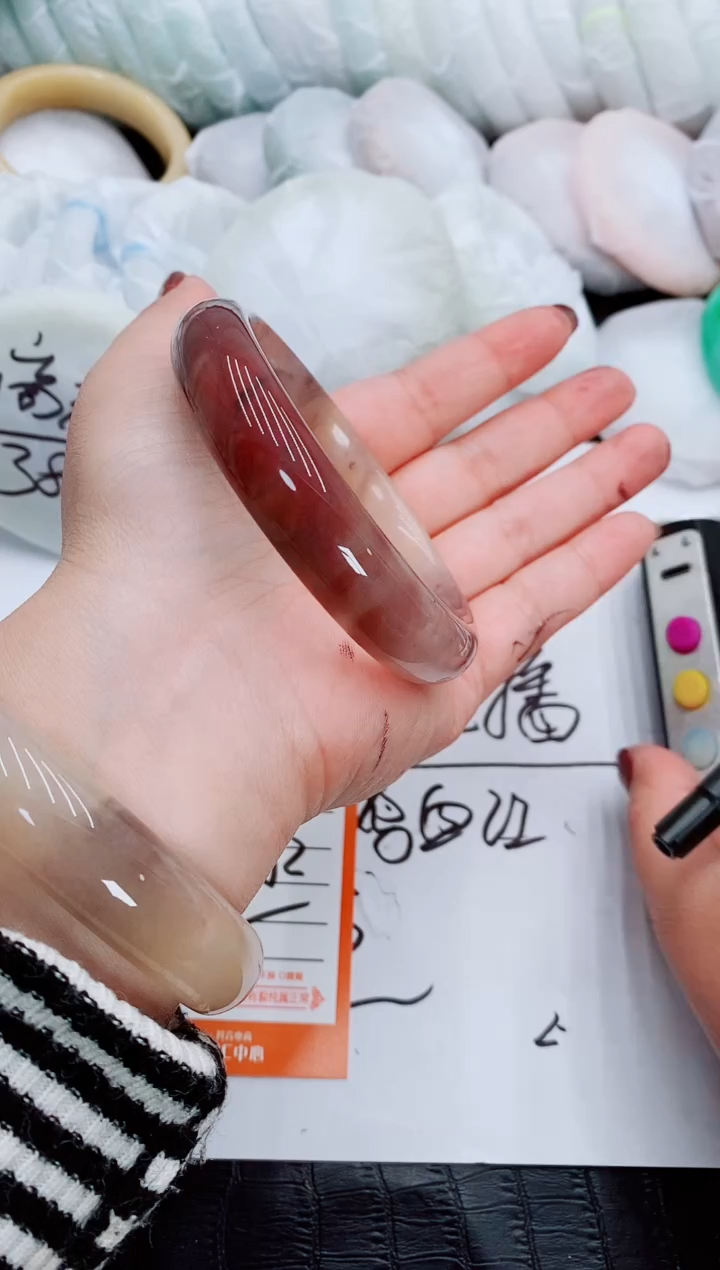 【闪购商品】石英质玉手镯未镶嵌T292-61-62