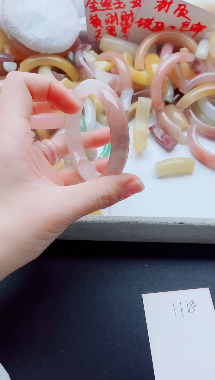 【闪购商品】石英质玉手镯未镶嵌H180-59-58