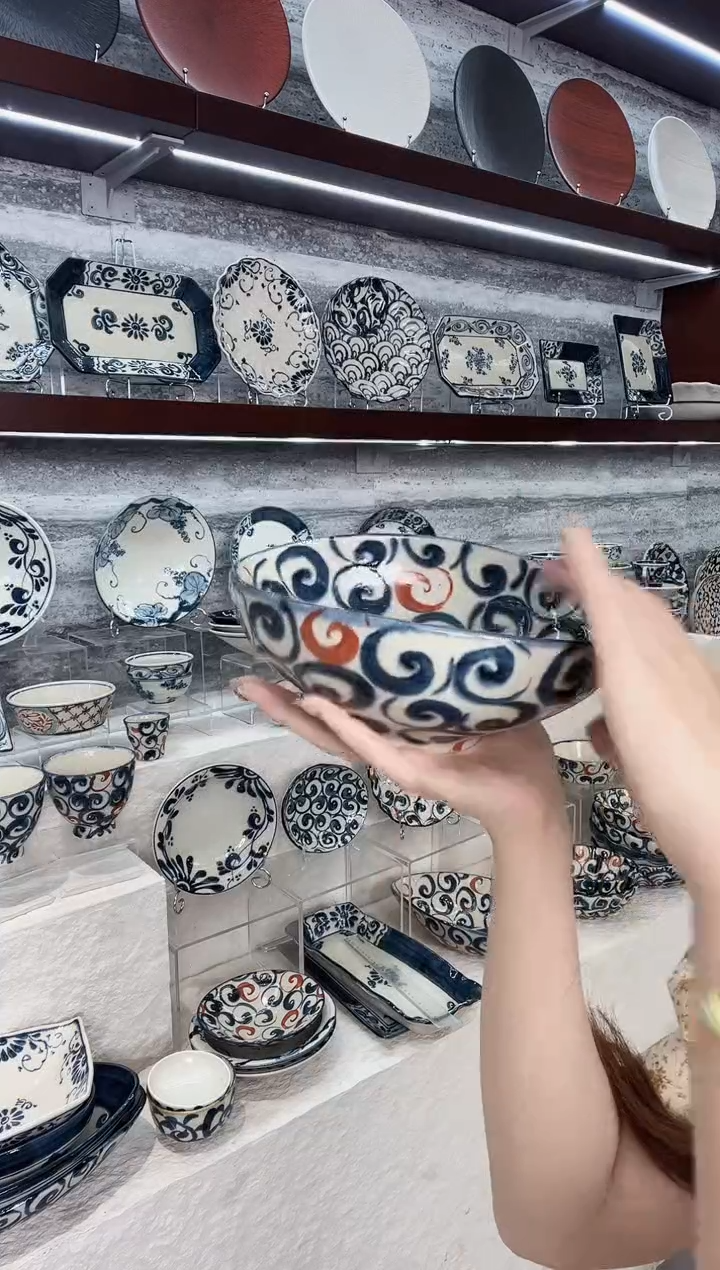 瓷宗山窑椭圆扇形深钵-赤绘旋涡