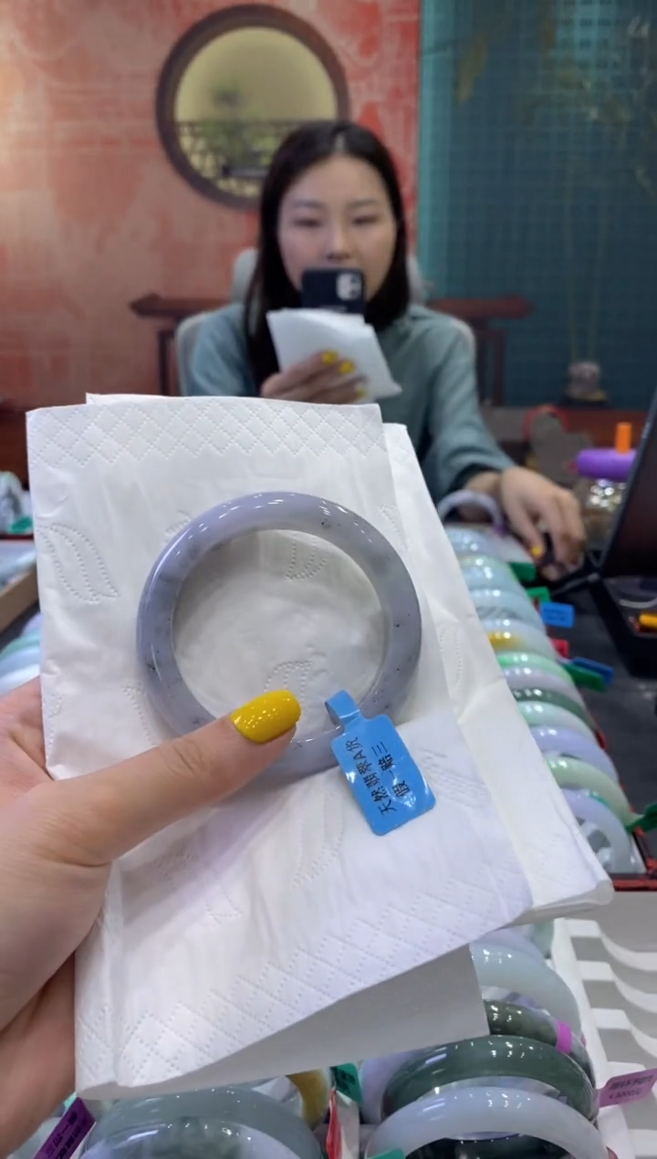 翡翠手镯未镶嵌多人19676