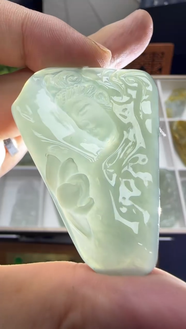 翡翠挂件未镶嵌A货翡翠孤品国雕谢林工