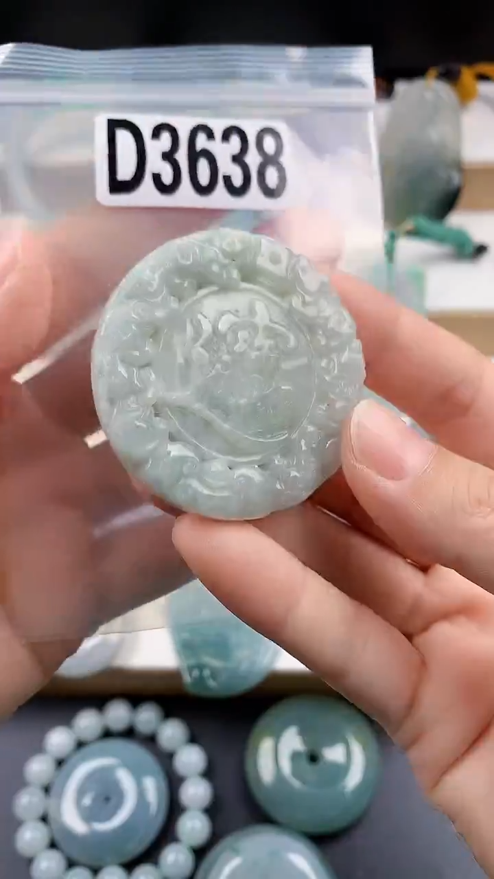 颈饰未镶嵌翡翠天然翡翠吊坠挂件