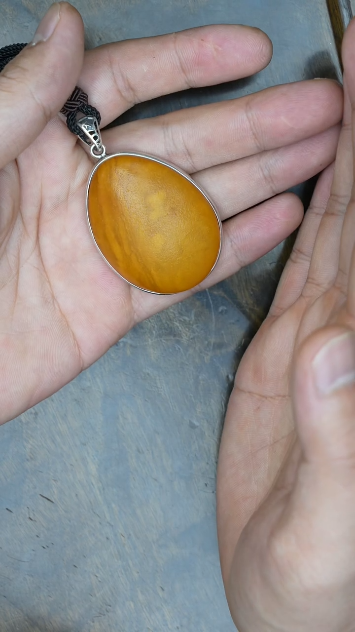 【闪购商品】琥珀裸石未镶嵌橘皮水滴吊坠