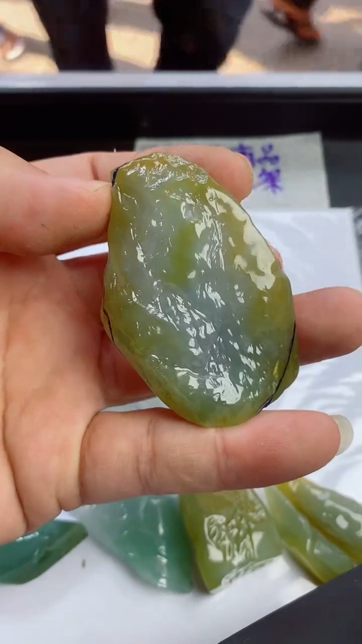 【闪购商品】翡翠颈饰未镶嵌翡翠定制