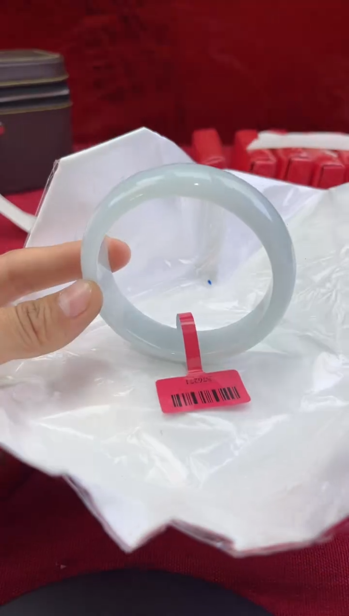 【闪购商品】翡翠手镯未镶嵌1翡翠手镯