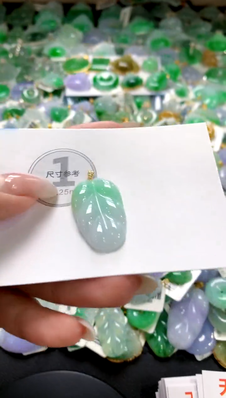 翡翠未镶嵌颈饰1111111111111111