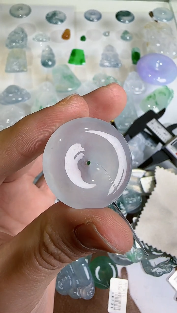 【闪购商品】翡翠吊坠(不含链)未镶嵌   