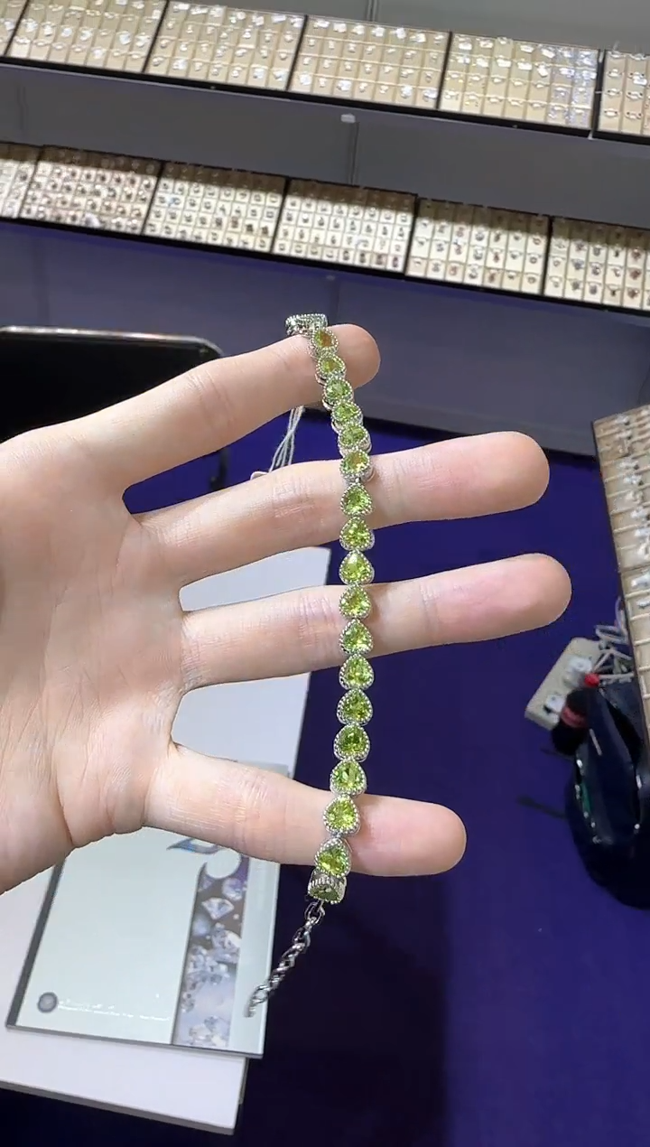 【闪购商品】橄榄石手链银S925镶嵌7mm精致