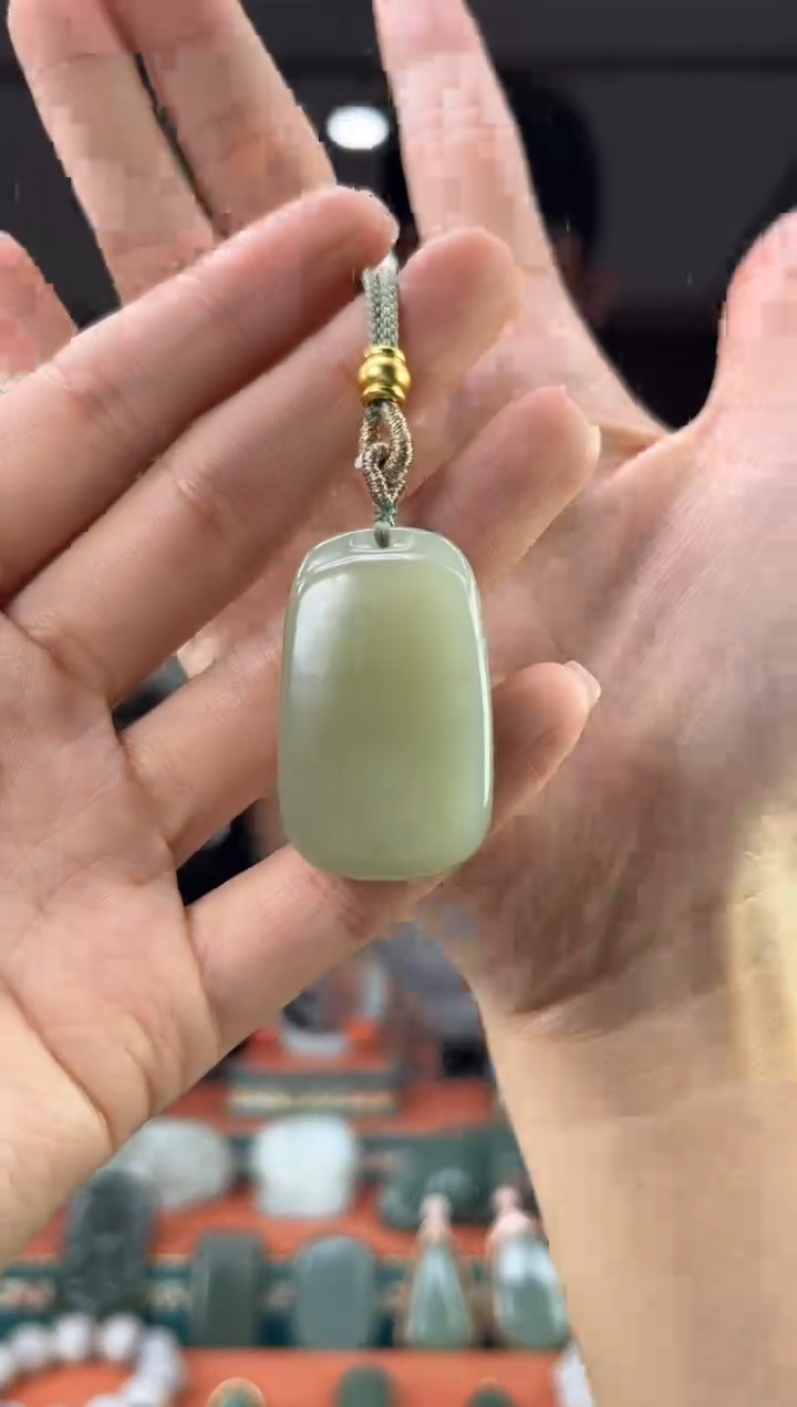 和田玉未镶嵌颈饰佩佩