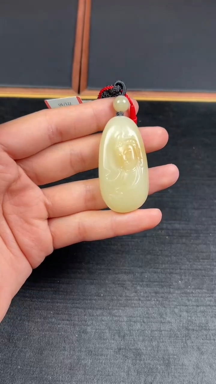 【闪购商品】和田玉吊坠(赠链)未镶嵌且末金山微色差