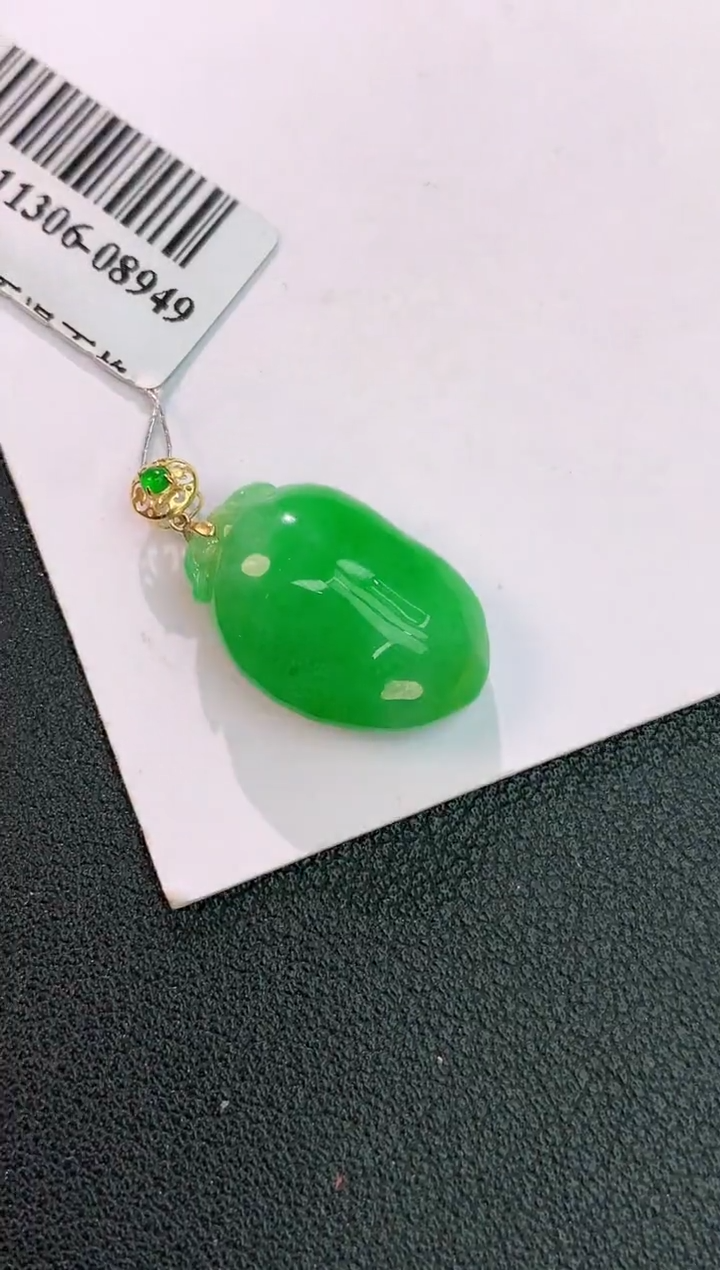 颈饰18K金镶嵌翡翠赠礼盒证书 麦麦