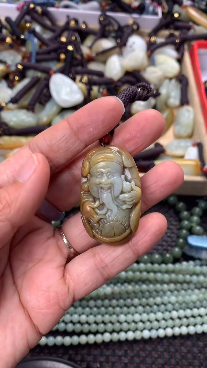 【闪购商品】和田玉颈饰未镶嵌多样性发货没有证书拍一发一有瑕