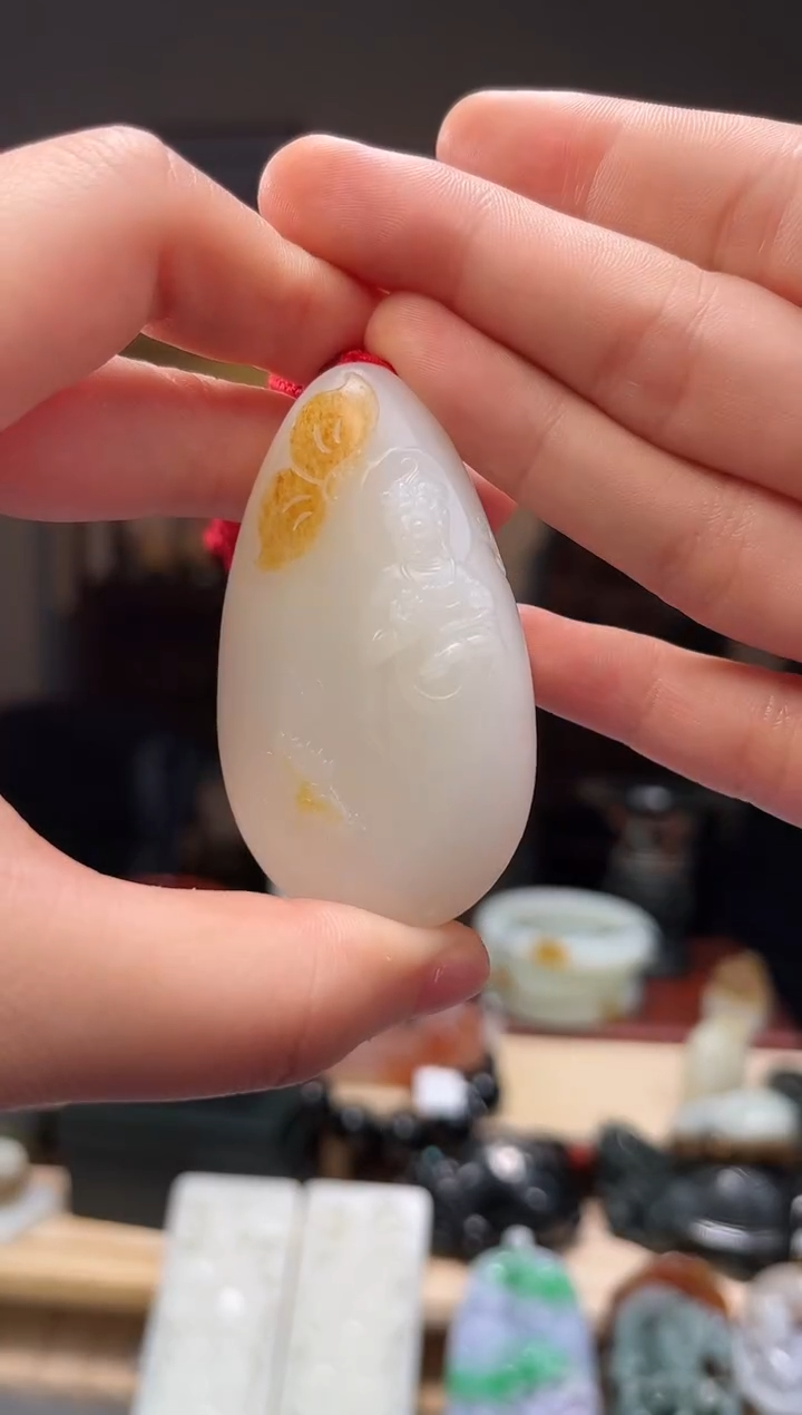 颈饰未镶嵌和田玉吊坠