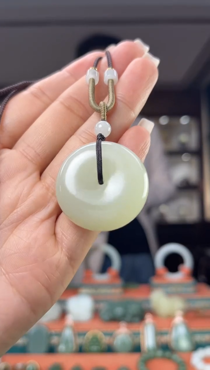 颈饰未镶嵌和田玉佩佩30mm左右