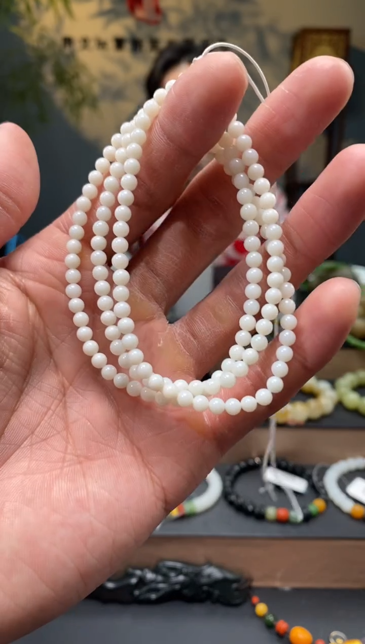 【闪购商品】和田玉-未镶嵌4mm米达圆珠108