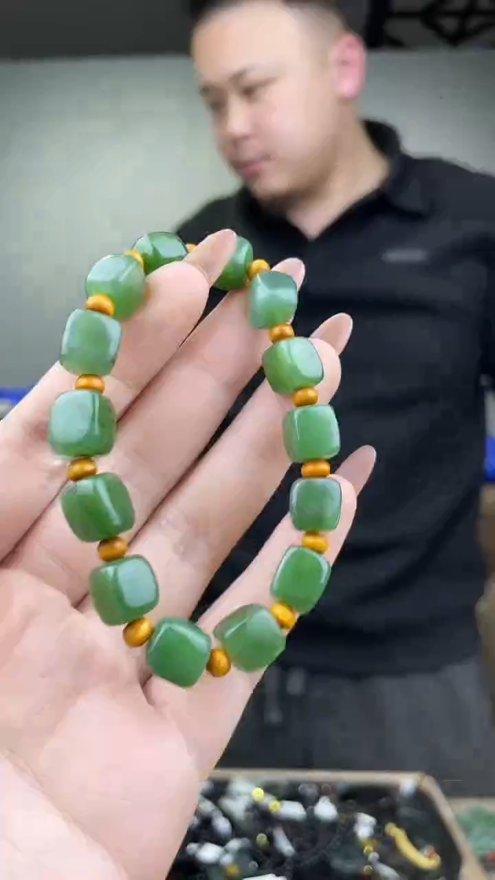 颈饰未镶嵌和田玉1拍一发一，多样性发货！