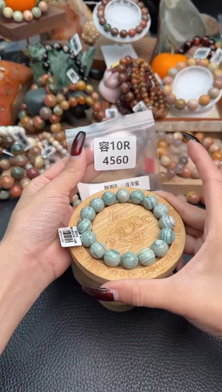 【闪购商品】石英质玉手链未镶嵌10R4560