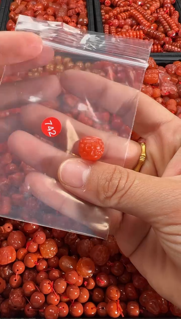 【闪购商品】南红玛瑙颈饰未镶嵌1