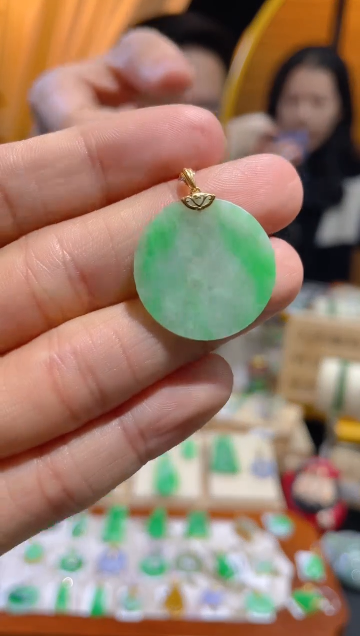 【闪购商品】翡翠颈饰18K金镶嵌假一赔三