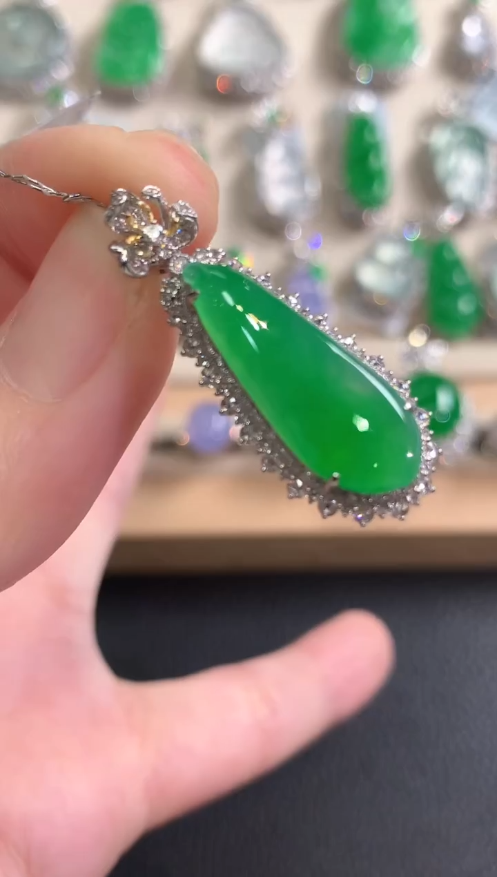 吊坠(不含链)18K金镶嵌翡翠冬日珠宝W85