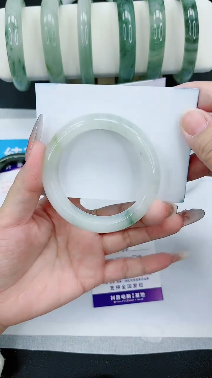 【闪购商品】石英质玉手镯未镶嵌35号/53-54圈