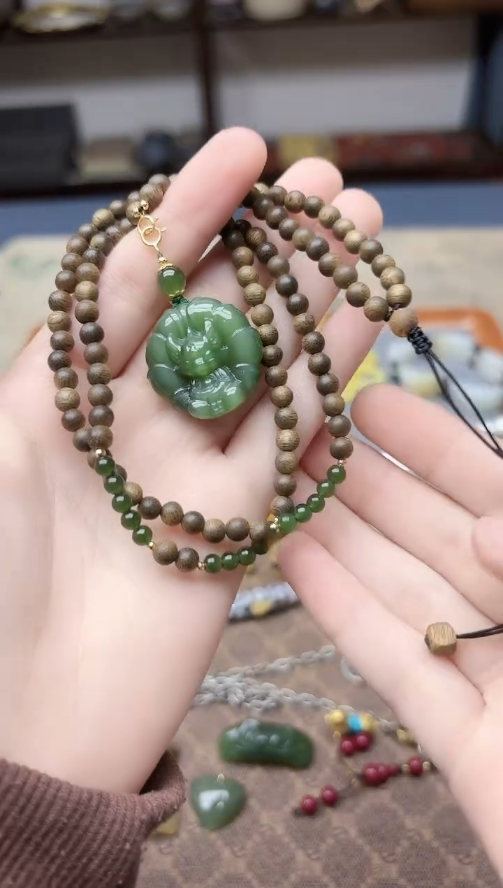 颈饰18K金镶嵌和田玉18K金碧玉九尾狐项链XEZB