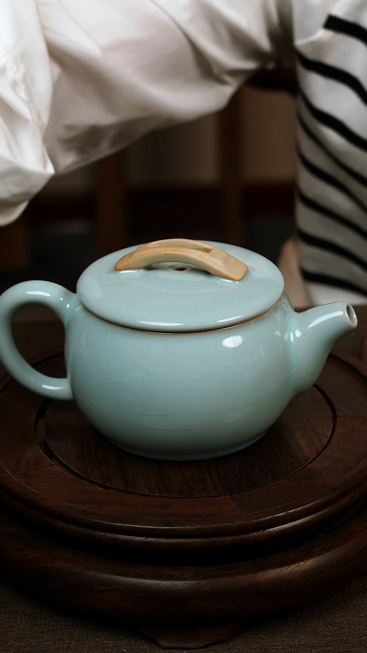 瓷片062汝瓷汉瓦壶300ml 微瑕