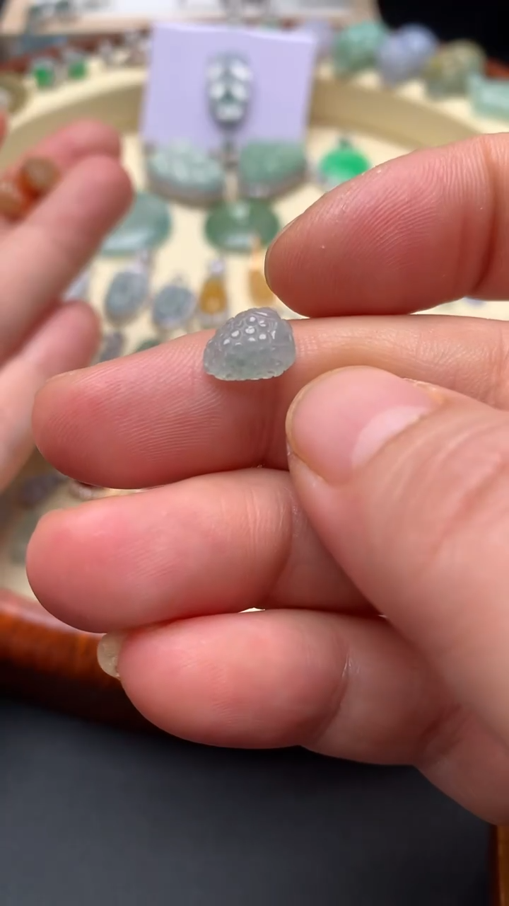 【闪购商品】翡翠颈饰未镶嵌翡翠葡萄