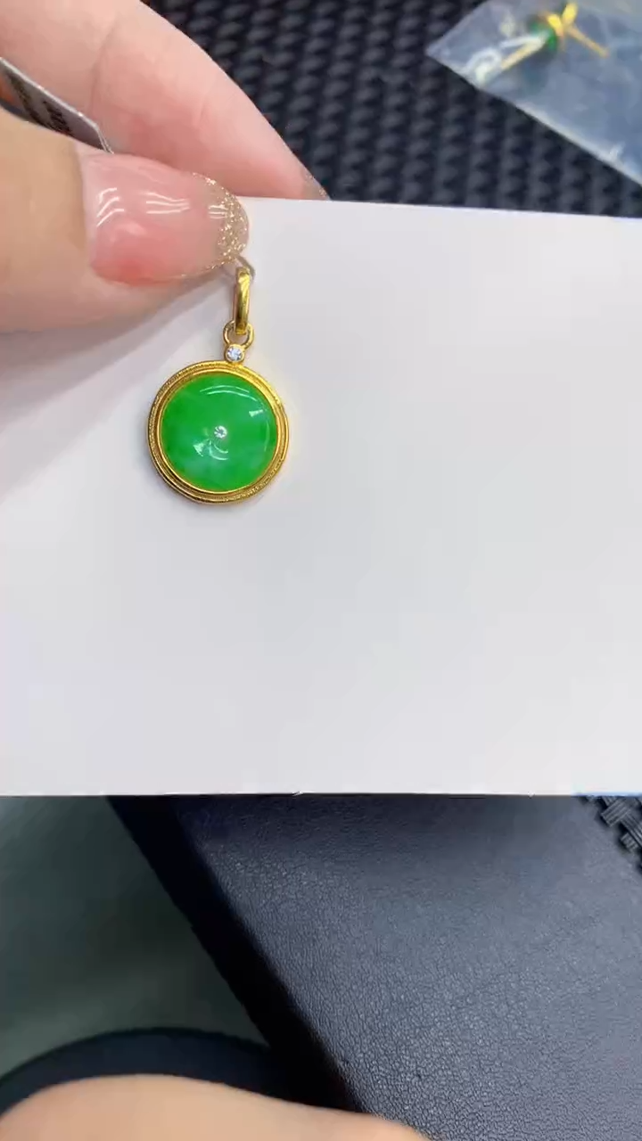 翡翠银S925镶嵌颈饰            8