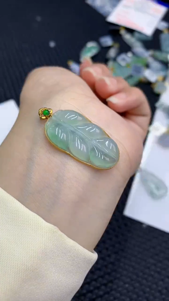 【闪购商品】翡翠颈饰18K金镶嵌            8