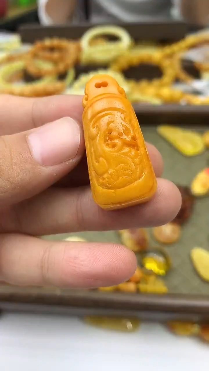 裸石蜜蜡未镶嵌吊坠