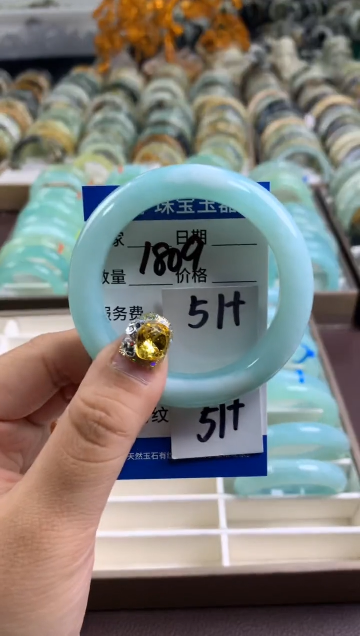 【闪购商品】蛇纹石玉手镯未镶嵌1809