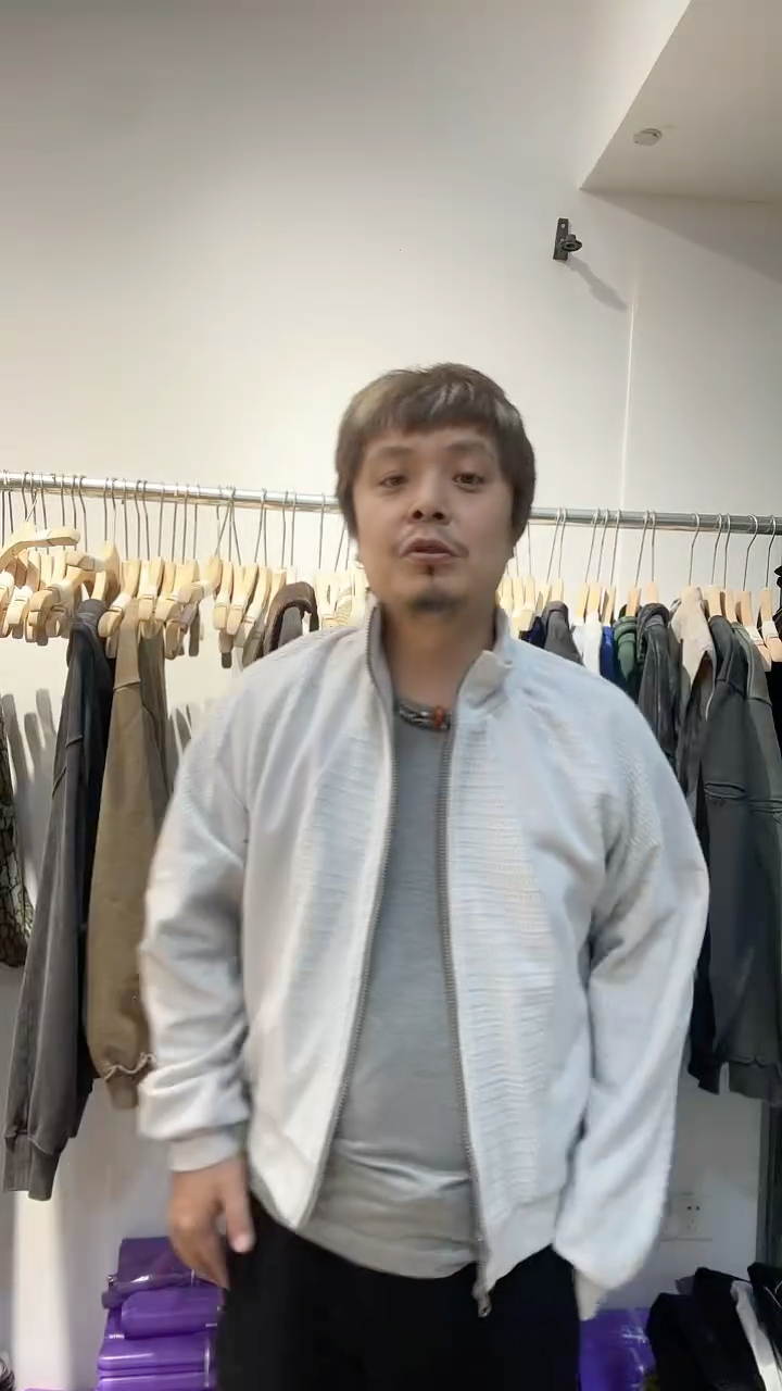 12 号-小码灰色编织外套- 110-130 斤