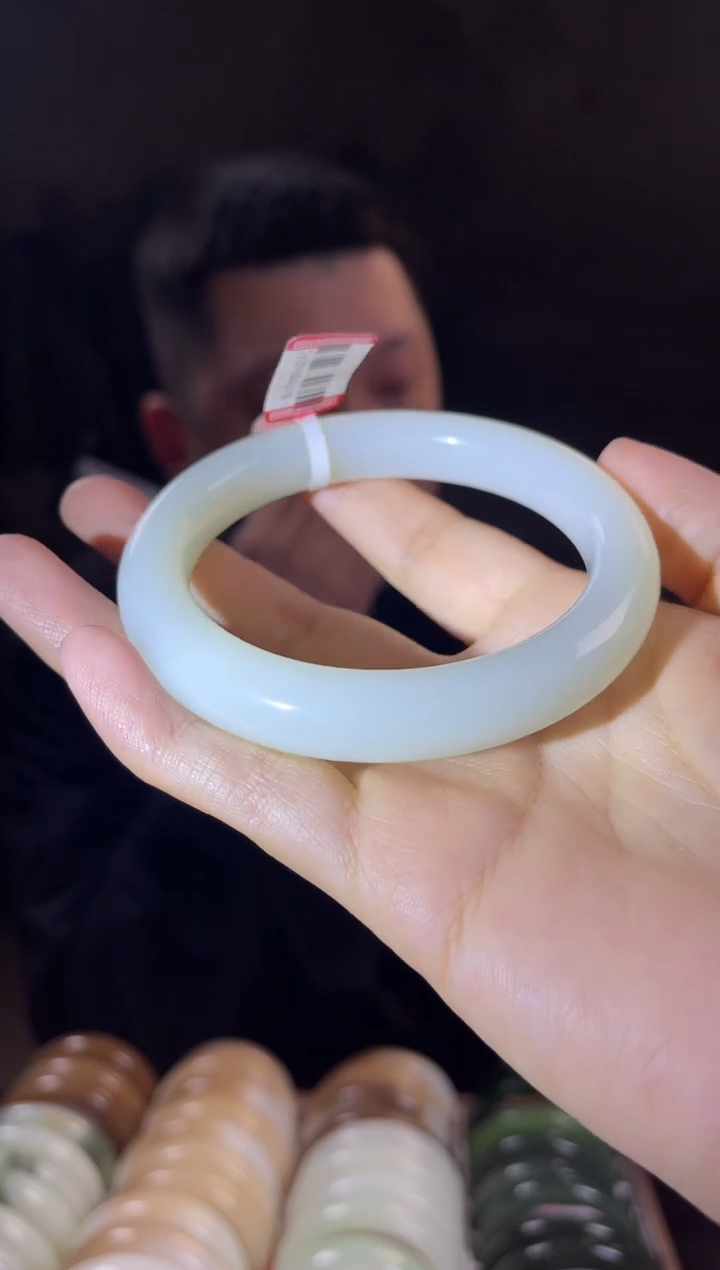 未镶嵌手镯和田玉60圈口4378