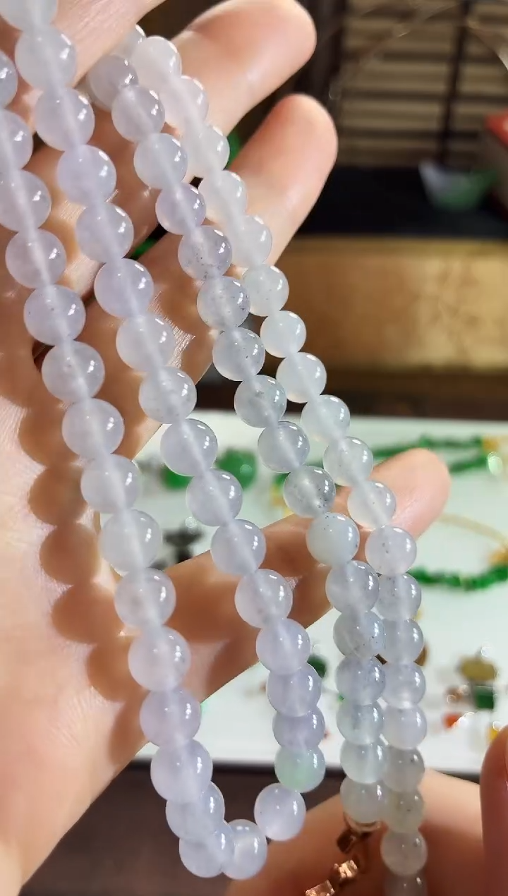 颈饰未镶嵌翡翠珠串