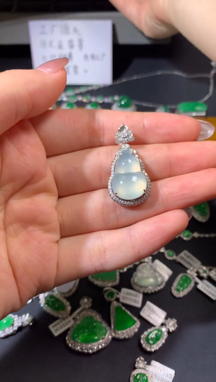 【闪购商品】翡翠18K金镶嵌吊坠(不含链)吊坠