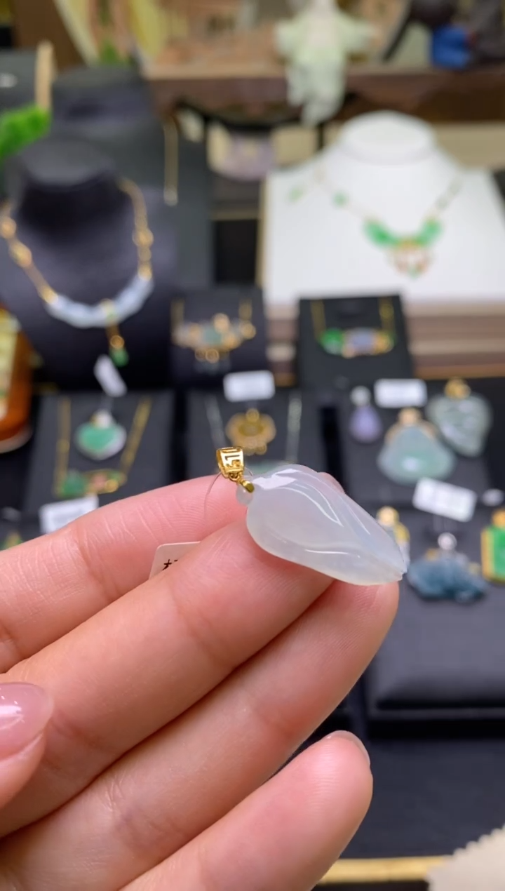 【闪购商品】翡翠颈饰18K金镶嵌净货16107