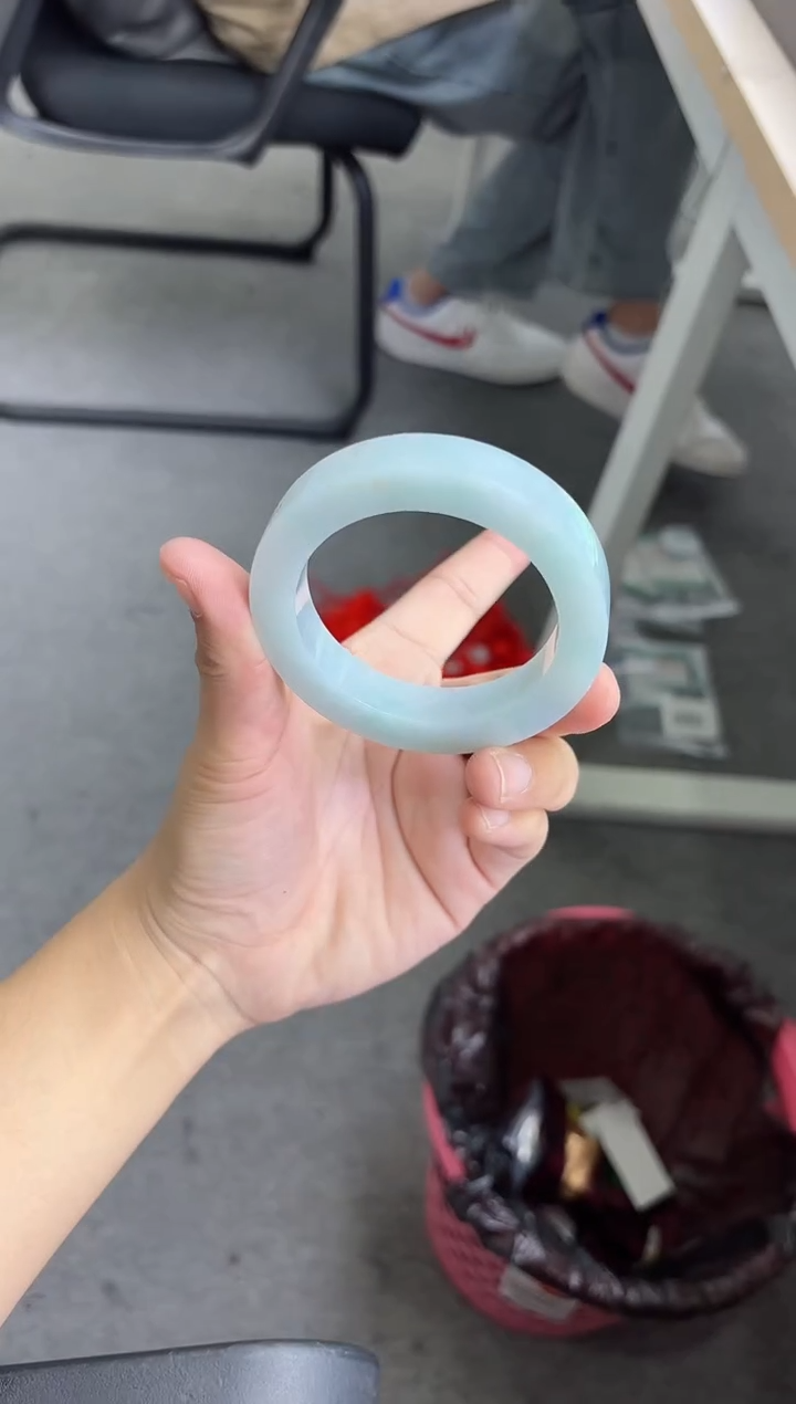 未镶嵌手镯定制翡翠西*花手镯