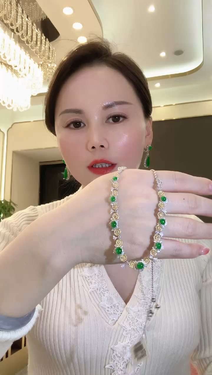 【闪购商品】翡翠套链18K金镶嵌C71 翡翠