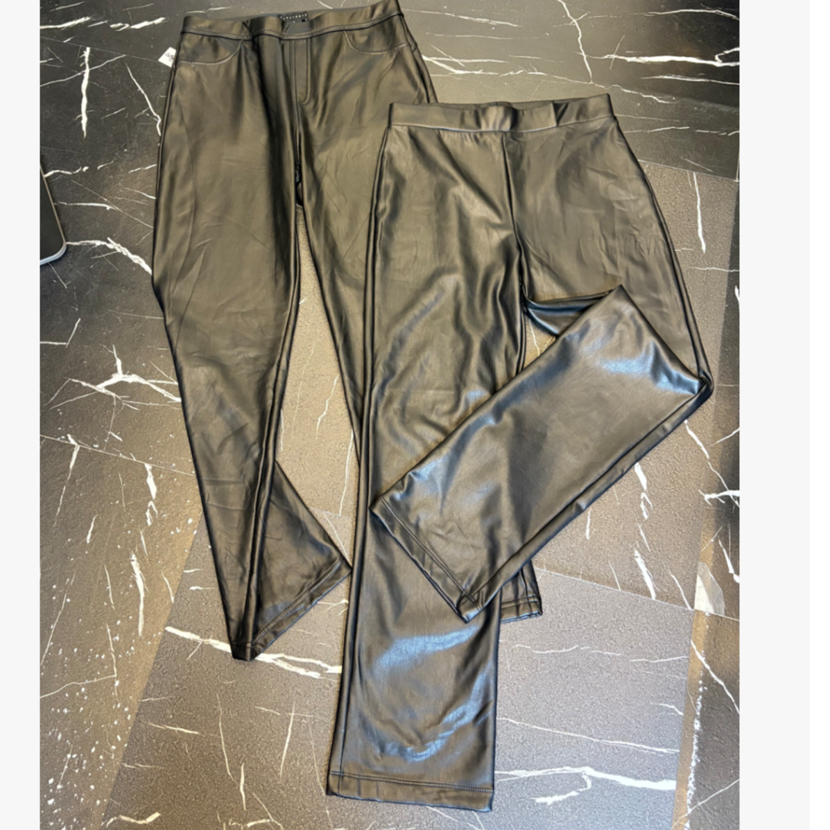 D25 122800 【腰头随机发】新款高腰显瘦潮流直筒洋气烟管皮裤