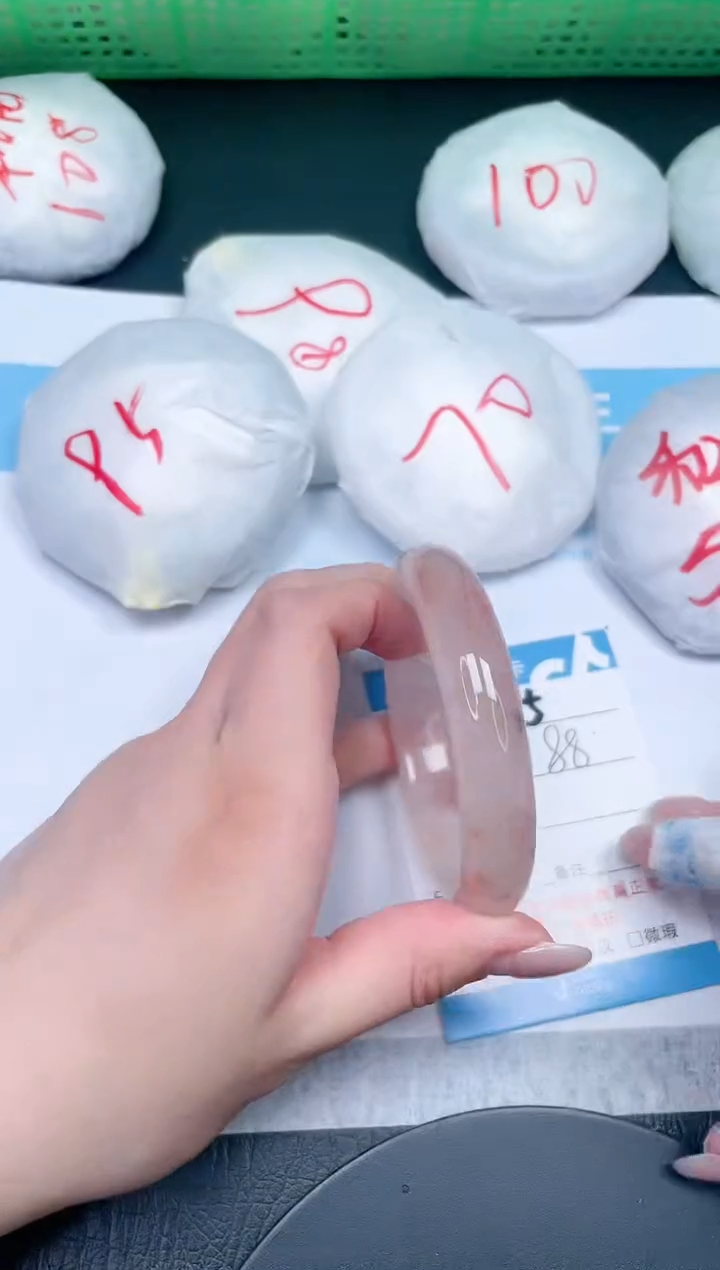 【闪购商品】石英质玉手镯未镶嵌235-58