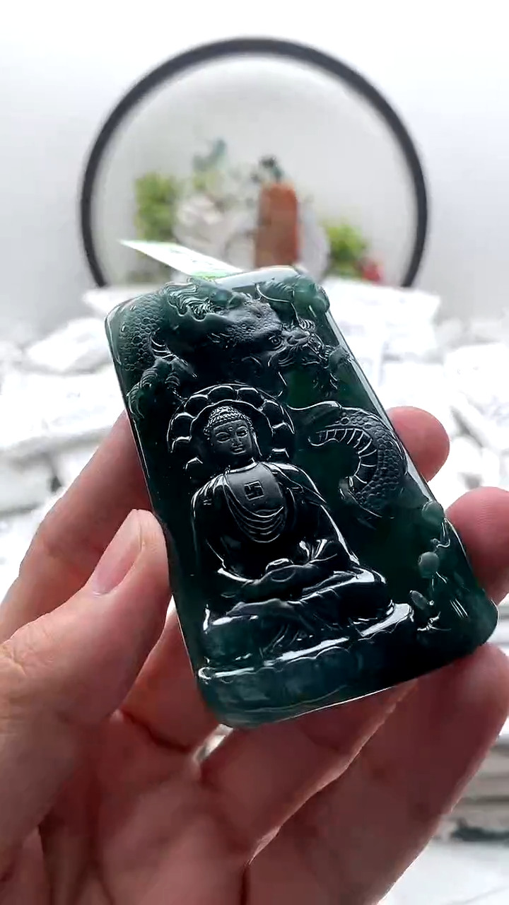颈饰未镶嵌翡翠大日如来